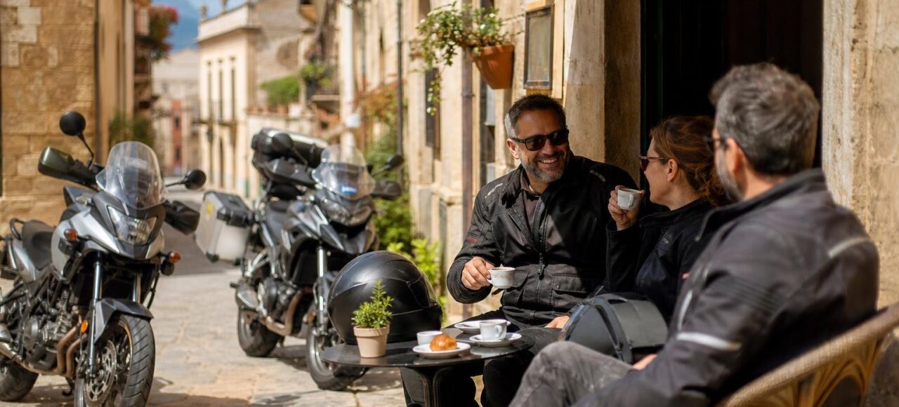 Come organizzare le soste in un viaggio in moto in Sicilia