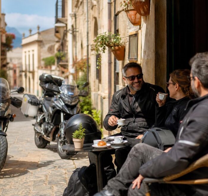 Come organizzare le soste in un viaggio in moto in Sicilia